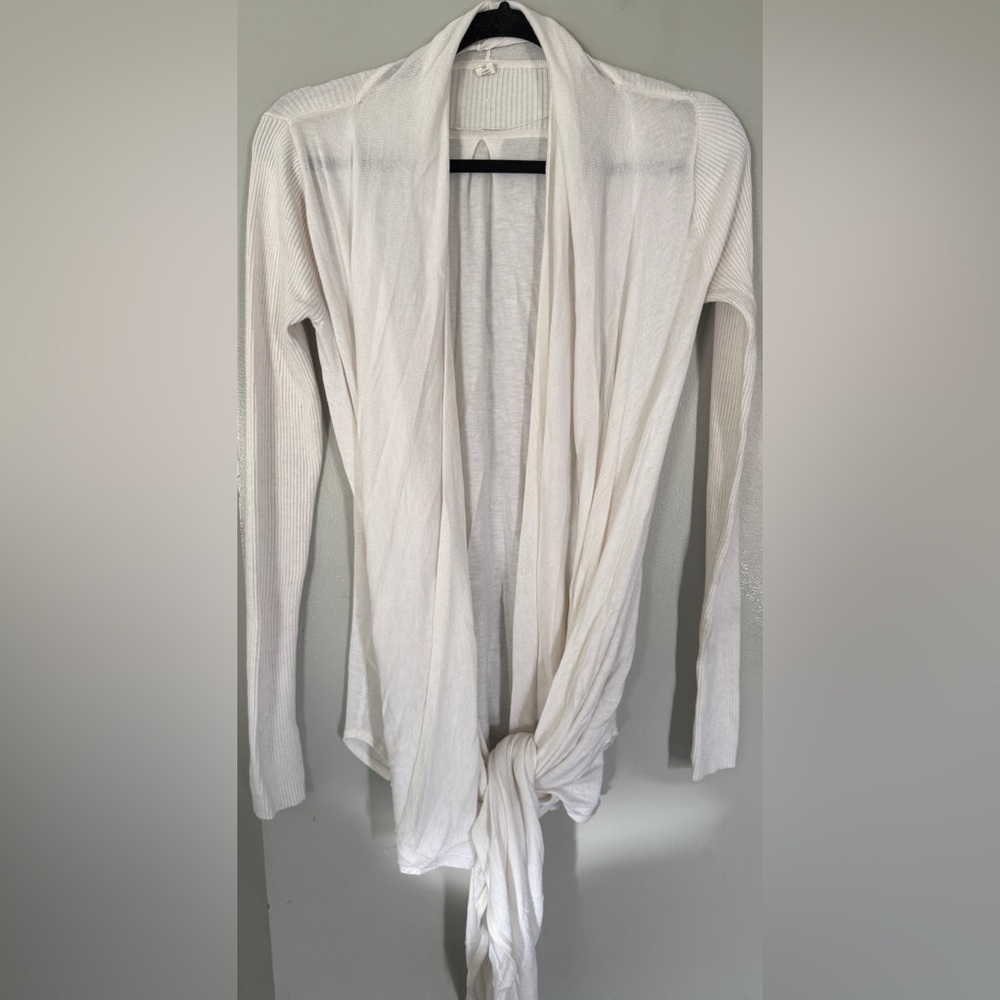 Lululemon Universal Wrap - Picture 4 of 6